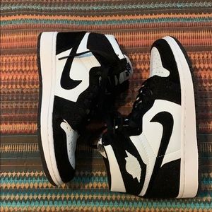 Jordan 1 RETRO black and white Nike sneakers